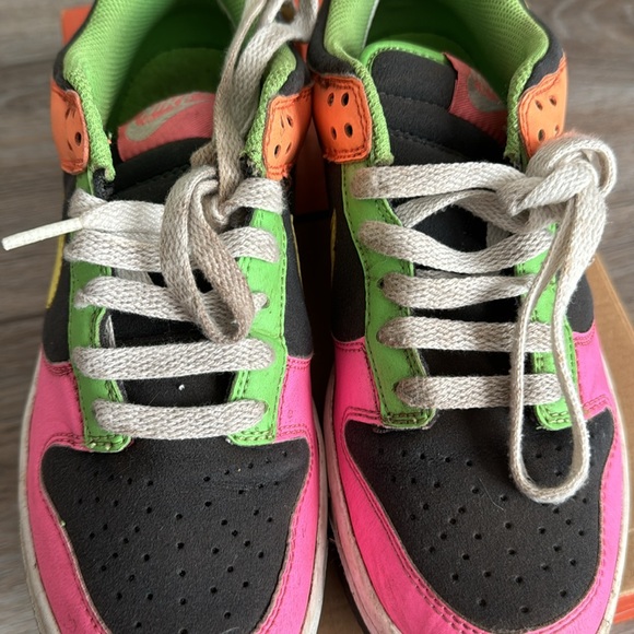 Neon nike highlighter dunks - Picture 3 of 6
